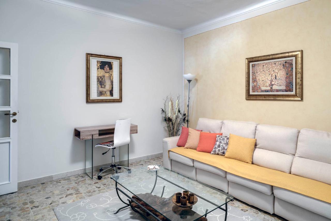 Sentirsi A Casa, Lontano Da Casa-Feel At Home Away From Home Caronno Pertusella Екстер'єр фото